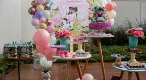 decor and food display for outdoor birthday party